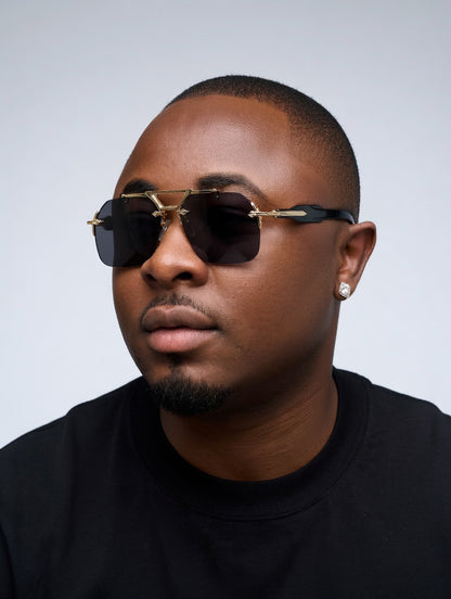 EXCLUSIVO ARGA – Luxury Gold Shield Sunglasses