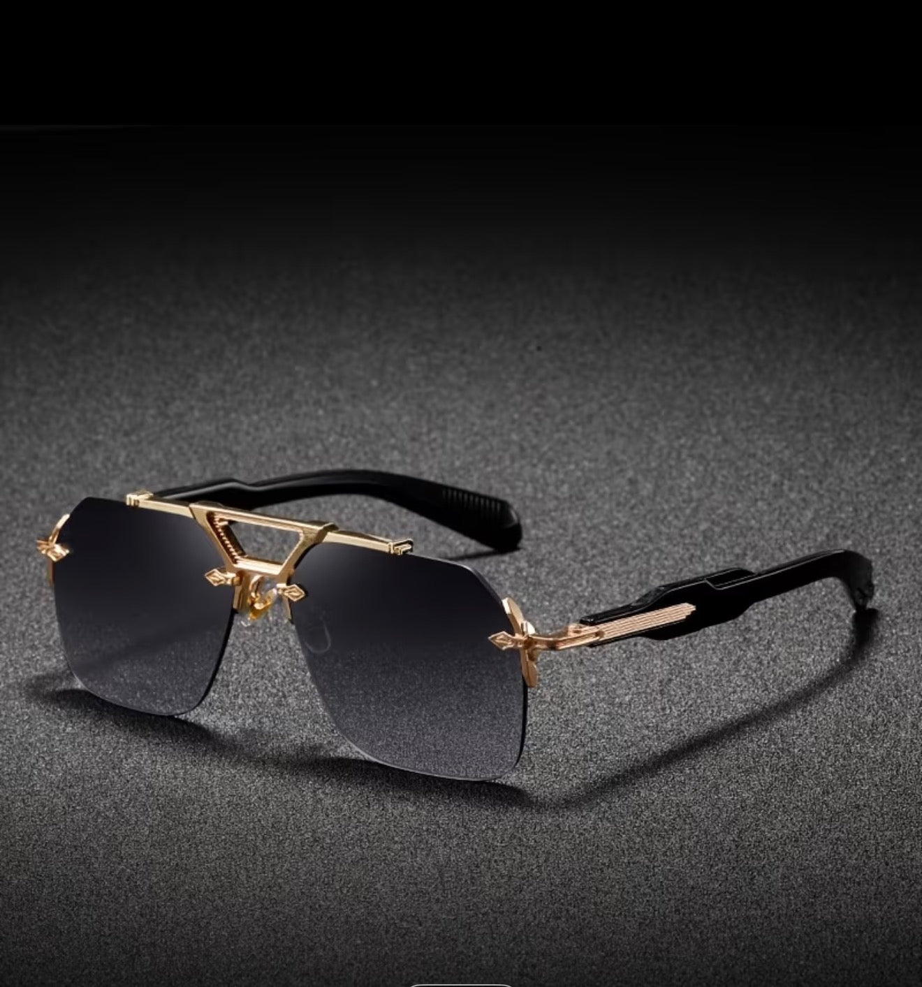 EXCLUSIVO ARGA – Luxury Gold Shield Sunglasses